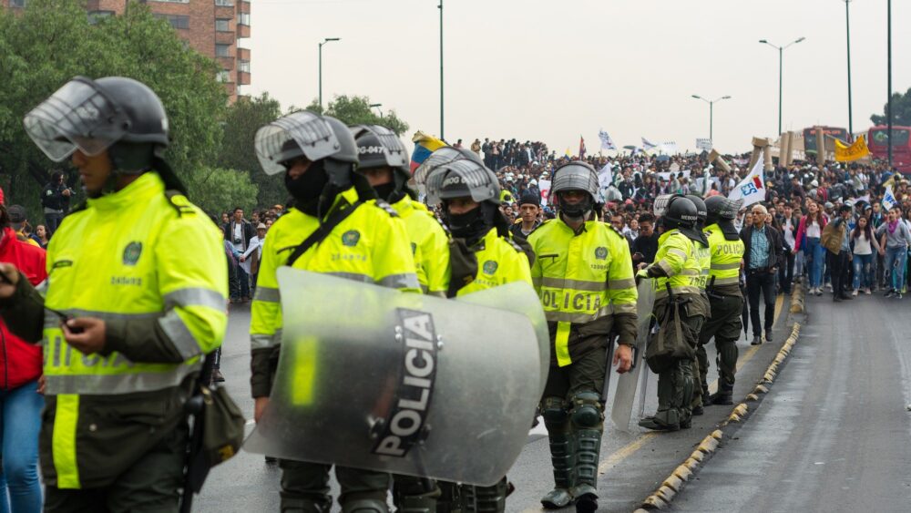 Exceso de fuerza Policial desencadenó manifestaciones en Colombia