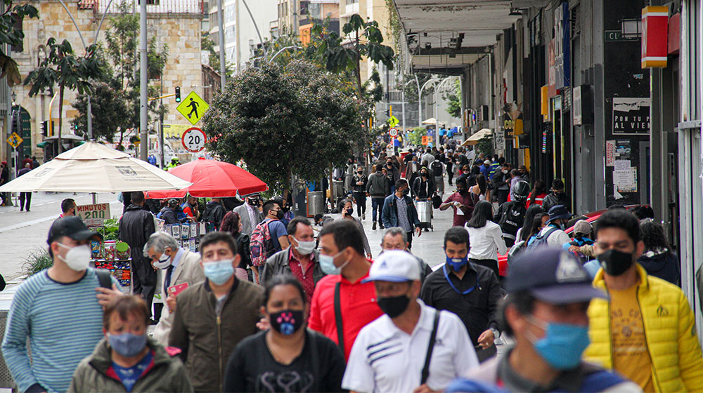 Atento a las condiciones para poder permanecer sin tapabocas