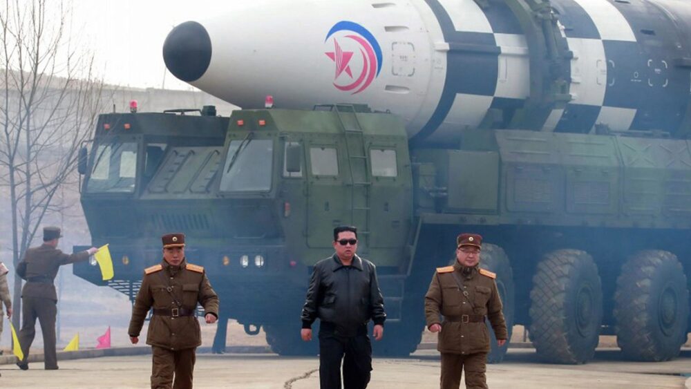 Corea del Norte disparó un misil sobre Japón por primera vez en cinco años 