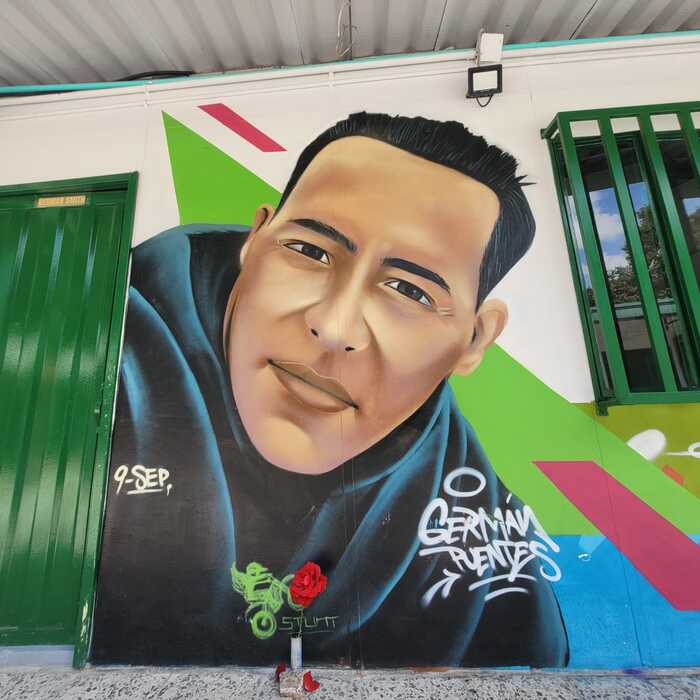 Mural de Germán Smith Puentes en La Casa de la Memoria de Suba vida perdida por el Estallido Social del 9s