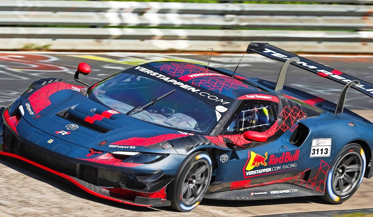 Max Verstappen; Obtuvo su licencia A como piloto en 2025