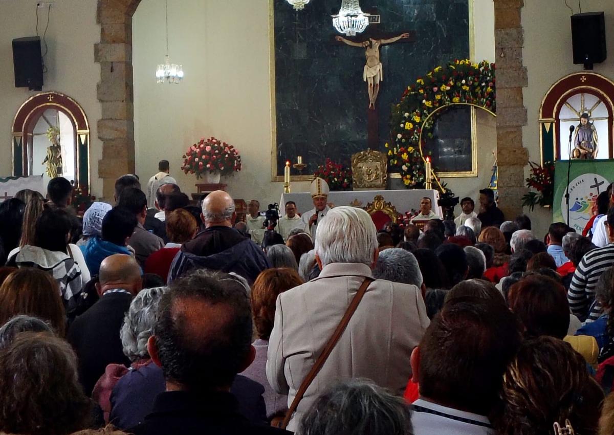 Monseñor Germán Medina, obispo de Engativá, preside la proclamación del Santuario Mariano en Cota.