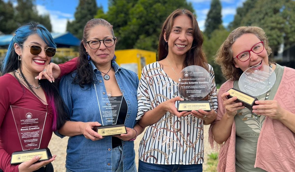 Facultad de Ciencias de la Comunicación, la más premiada en la celebración del día del maestro libertador