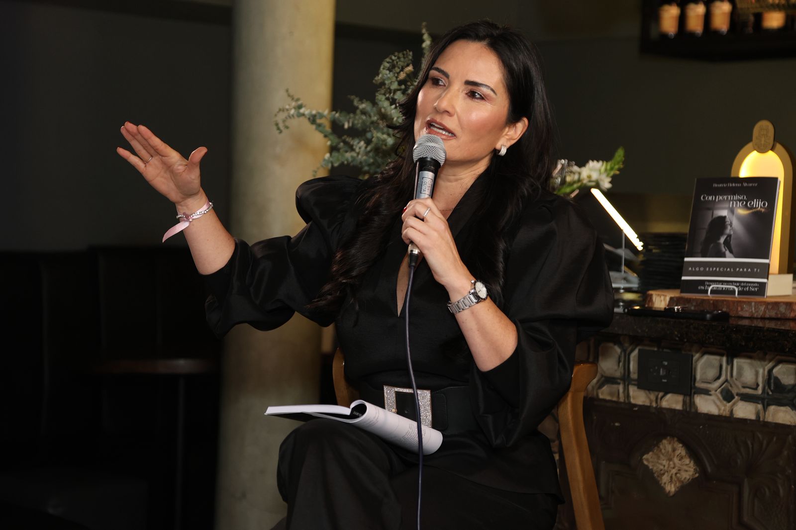 Beatriz Helena  Álvarez, autora del libro con permiso me elijo.