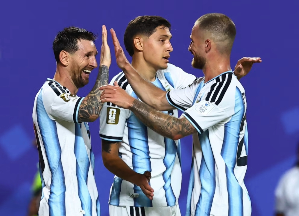 Argentina 3-0 Argelia: triplete de Messi en el debut mundialista de la Albiceleste