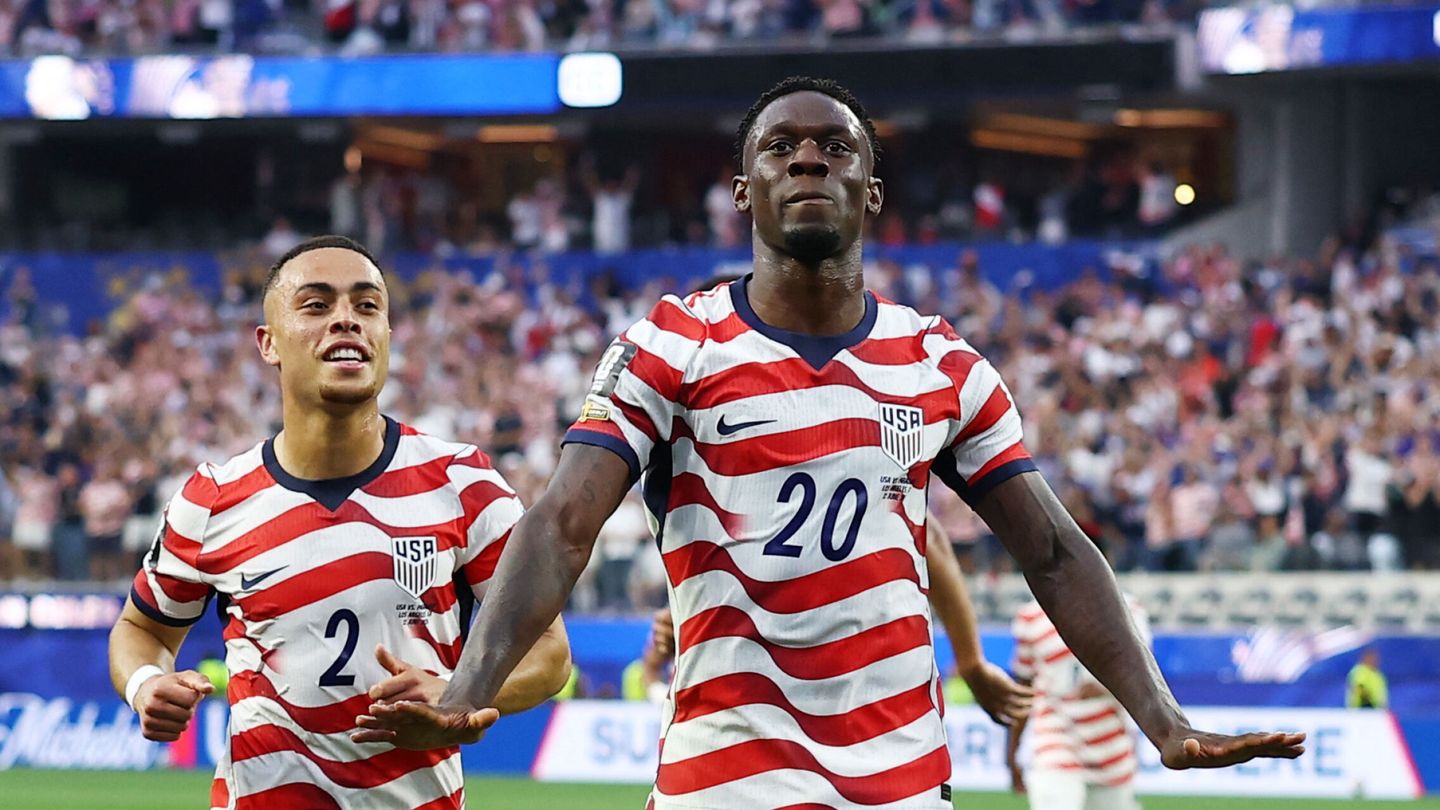 Estados Unidos destroza a Paraguay en el debut del Mundial