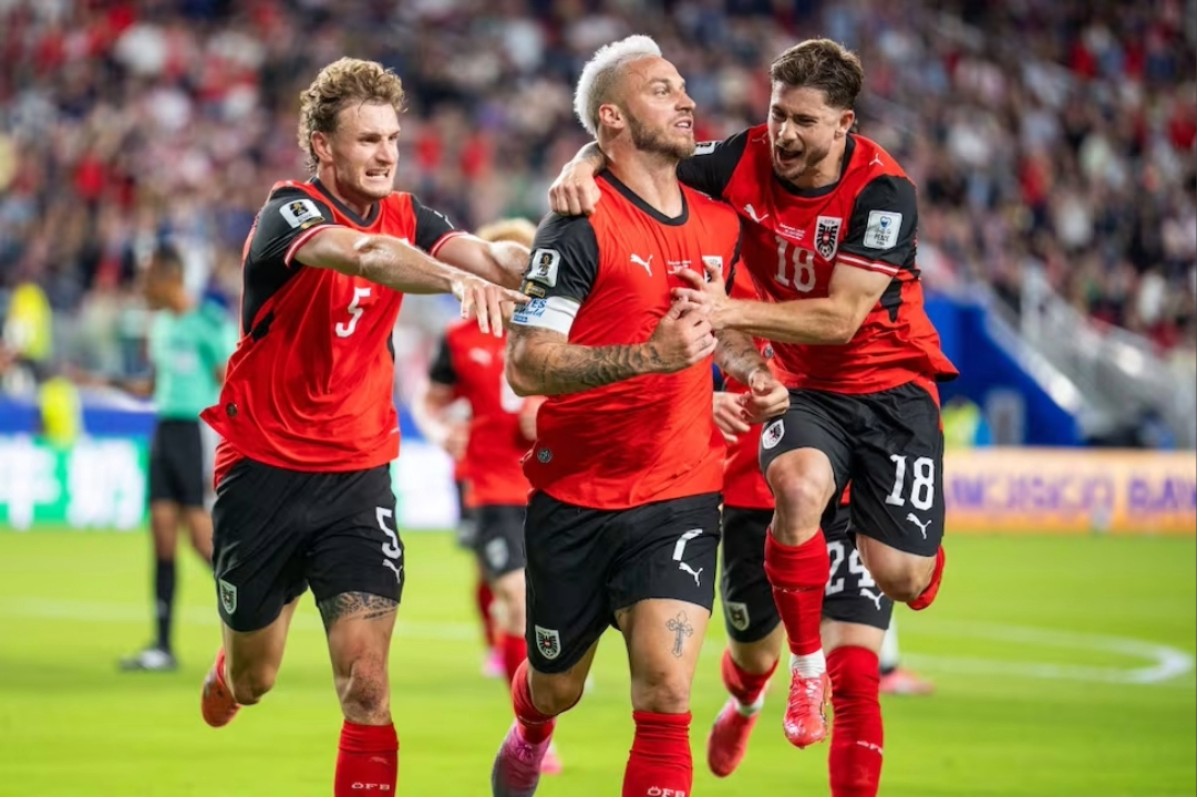 Austria 3-1 Jordania: remontó el empate y sumó tres puntos