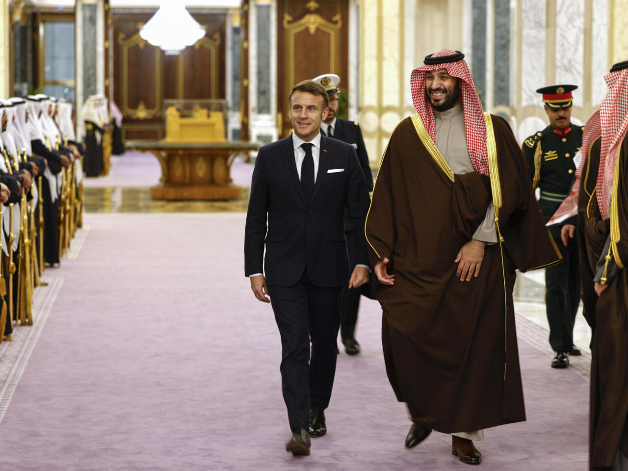 Francia y Arabia Saudita fortalecen su alianza bilateral en París
